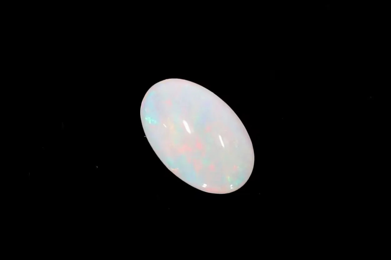 2.71ct Oval Natural Opal (Colour White, Clarity Eye Clean, Cut Faceted)